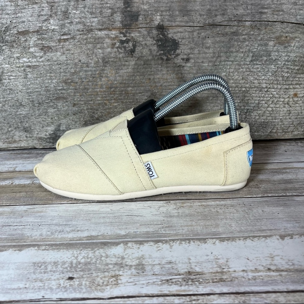 Women’s Toms Size 8